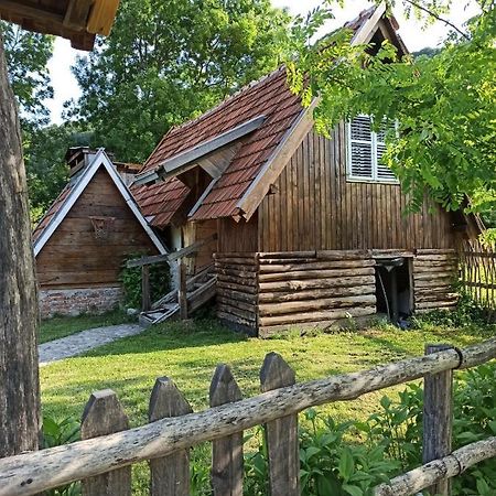 Bungalov Cozy Una Kulen Vakuf Exteriör bild
