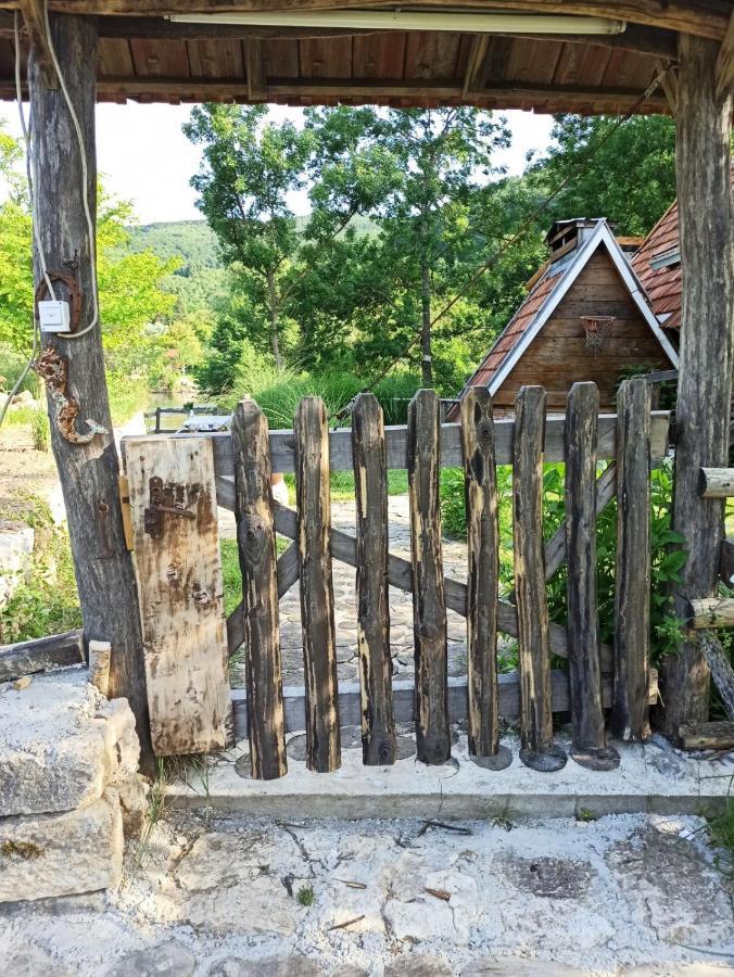 Bungalov Cozy Una Kulen Vakuf Exteriör bild
